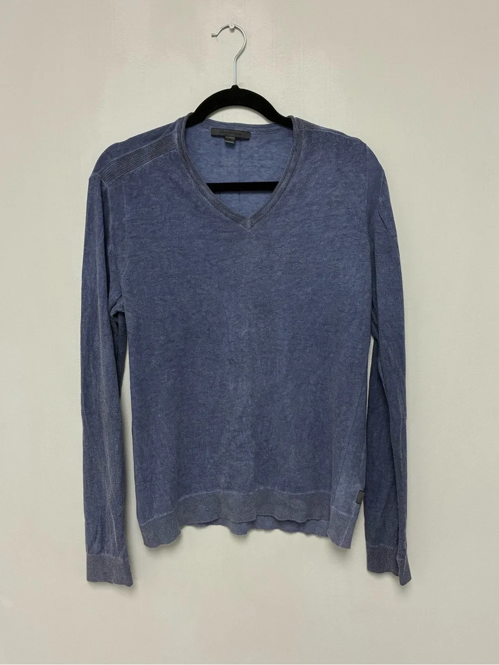 John Varvatos Knit Long Sleeve V-Neck Sweater Size medium.